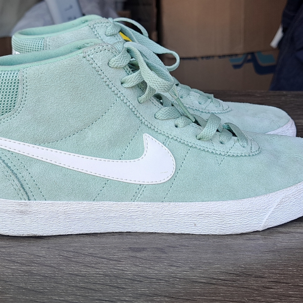 Nike Green and White High-Top Sneakers